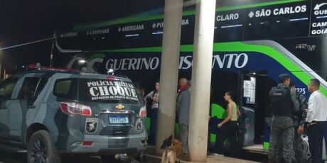 Granadas s&atilde;o encontradas com passageiro em &ocirc;nibus em MS