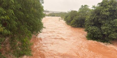 Fortes chuvas elevam n&iacute;vel do Rio Sucuri&uacute; e ponto tur&iacute;stico &eacute; fechado