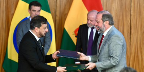 Brasil e Bol&iacute;via firmam acordo energ&eacute;tico com conex&atilde;o em Corumb&aacute; 