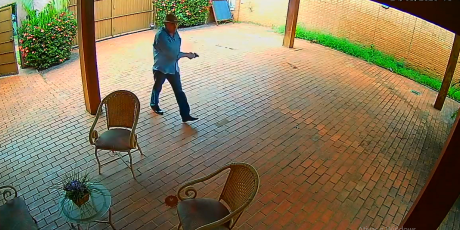 Bernal atira quatro segundos ap&oacute;s entrar na casa; veja o v&iacute;deo