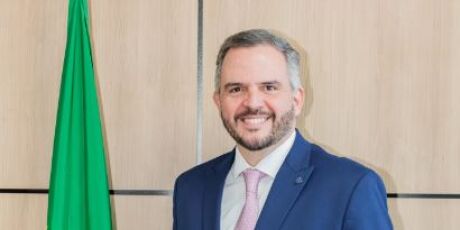 Silvio Costa Filho deixa Minist&eacute;rio de Portos e Aeroportos; Tom&eacute; Barros &eacute; novo ministro
