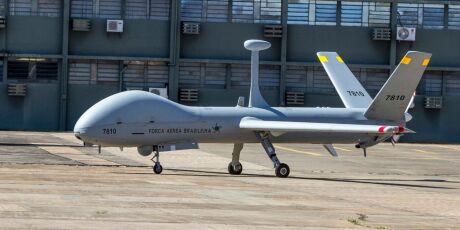 Drone de R$ 50 milh&otilde;es cai durante exerc&iacute;cio da FAB em Campo Grande