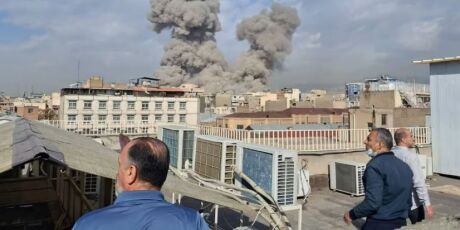 Ir&atilde; ataca base a&eacute;rea no Bahrein; EUA atingem Guarda Revolucion&aacute;ria