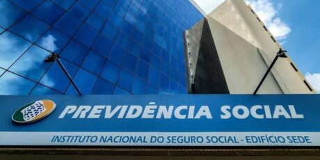 INSS suspende empr&eacute;stimos consignados do banco C6 e cobra devolu&ccedil;&atilde;o de R$ 300 mi a aposentados