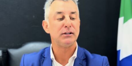 "Mais louco do Brasil" articula candidatura em 2026 e ren&uacute;ncia entra no radar