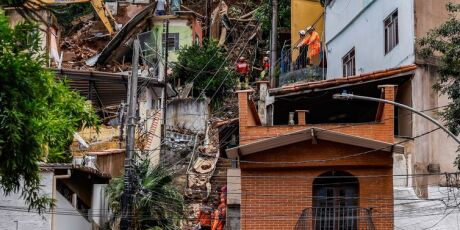 Sobe para 72 o n&uacute;mero de mortos nas chuvas em Minas Gerais