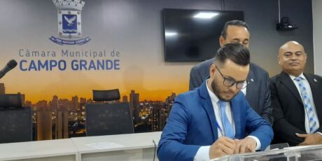 Prefeitura afasta secret&aacute;rio alvo de den&uacute;ncia de ass&eacute;dio sexual