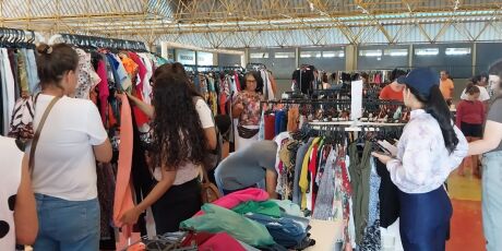 Evento re&uacute;ne 60 brech&oacute;s com 24 mil itens a partir de R$ 2,00