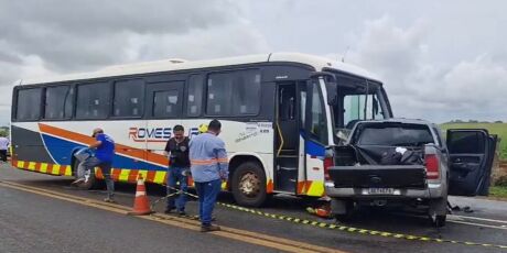 Idoso morre em colis&atilde;o entre caminhonete e &ocirc;nibus na BR-163, em Campo Grande