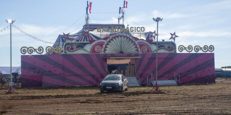 Circo Bal&atilde;o M&aacute;gico estreia nesta quinta (30) com a presen&ccedil;a de Simony