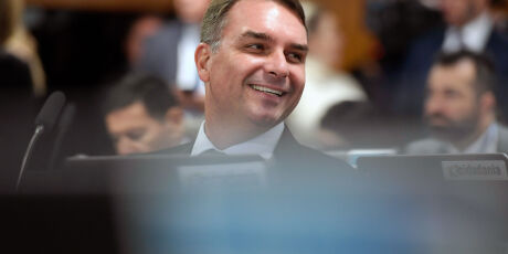 Fl&aacute;vio Bolsonaro deve receber t&iacute;tulo de "Visitante Ilustre" durante passagem por Campo Grande