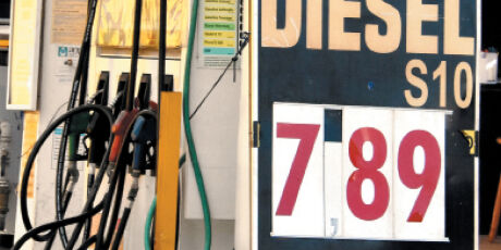 Guerra eleva diesel em 21% e governo anuncia medidas para conter pre&ccedil;os