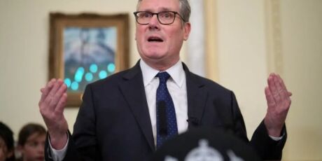 Primeiro-ministro do Reino Unido diz estar 'farto' de Trump e de Putin