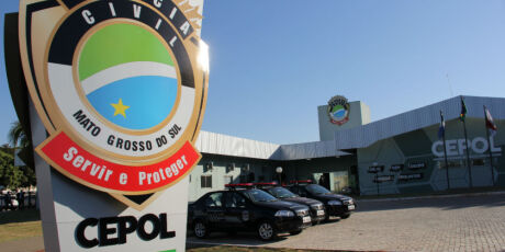 Homem &eacute; encontrado morto na escadaria do hip&oacute;dromo em Campo Grande