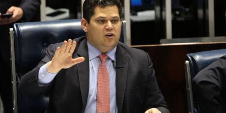 Alcolumbre evita dar previs&atilde;o para vota&ccedil;&atilde;o de Messias: 'Pretendo falar com os l&iacute;deres'