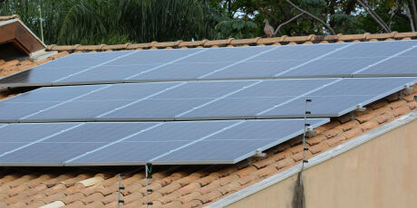 Homem &eacute; preso por aplicar 'golpe da energia solar' em 16 idosos