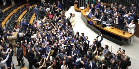 Direita de MS comemora derrubada do veto que beneficia Jair Bolsonaro