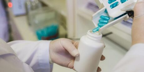 Nome de m&eacute;dico &eacute; usado em receitas falsas para compra de subst&acirc;ncias ligadas &agrave; produ&ccedil;&atilde;o de drogas