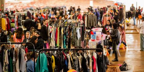 Evento re&uacute;ne 40 brech&oacute;s com 10 mil itens a partir de R$ 2,00