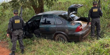 Persegui&ccedil;&atilde;o policial termina em acidente e 800 kg de droga apreendidos