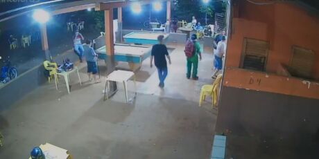 V&Iacute;DEO: discuss&atilde;o em bar acaba com homem morto a facadas em Campo Grande