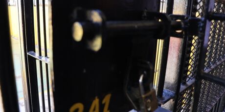 Pastor &eacute; condenado a 71 anos de pris&atilde;o por estuprar a filha
