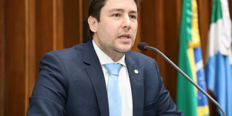 Sil&ecirc;ncio de Catan sobre cr&iacute;ticas de Zema a Fl&aacute;vio o isola ainda mais do bolsonarismo