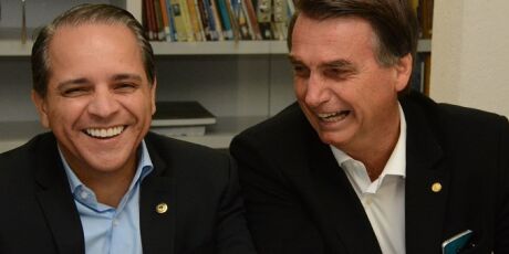 Deputado coronel diz que Fl&aacute;vio Bolsonaro &eacute; 'v&iacute;tima' de divulga&ccedil;&atilde;o seletiva