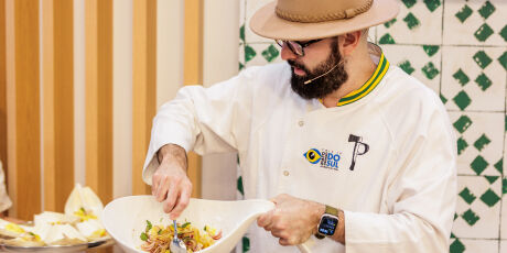 Chef Paulo Machado leva gastronomia pantaneira ao Masp e participa do TEDx Carand&aacute;