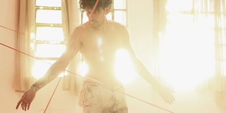 Hotel Gaspar reabre as portas para performance de Halisson Nunes, com espet&aacute;culo gratuito