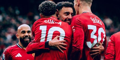 Manchester United derrota Liverpool e confirma retorno &agrave; Champions League