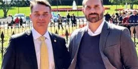 A cada visita de um Bolsonaro &agrave; Casa Branca, quem paga a conta &eacute; o povo, diz Elias Rosa