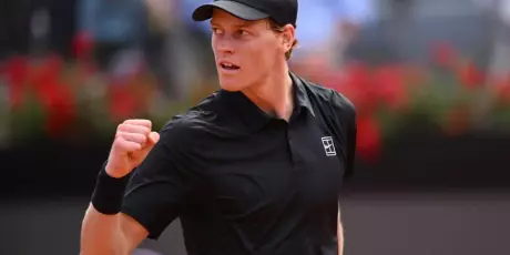 Sinner vence velho fregu&ecirc;s na final do Roma Open e conquista o Career Golden Masters