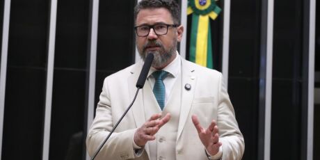 Conselho de &Eacute;tica aprova nova suspens&atilde;o de Pollon por ofensas a Hugo Motta