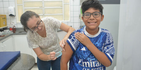 Sesau alerta para 'fake news' envolvendo vacina da dengue