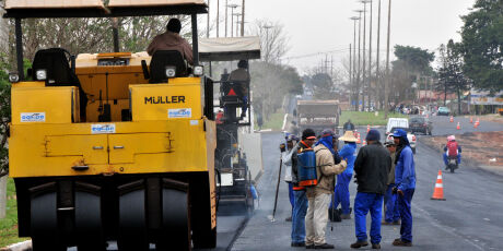 Prefeitura abre licita&ccedil;&atilde;o para asfalto e drenagem em 23 bairros