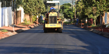 Mais 11 bairros da Capital ganham asfalto e drenagem