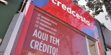 Projeto de lei suspende descontos do Credcesta e de empr&eacute;stimos consignados ligados ao Banco Master