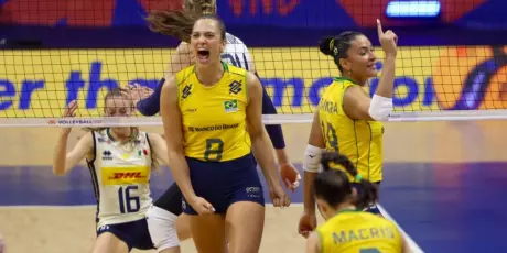Sele&ccedil;&atilde;o feminina de v&ocirc;lei vence joga&ccedil;o de cinco sets e encerra invencibilidade da It&aacute;lia