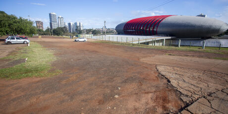 Agesul prev&ecirc; 3 milh&otilde;es para asfaltar estacionamento de Bioparque Pantanal