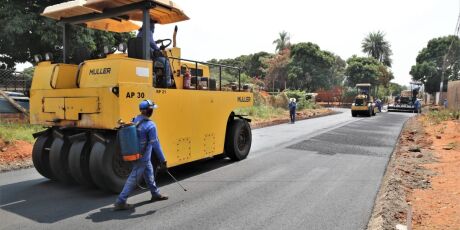 Pacote de R$ 40 milh&otilde;es prev&ecirc; asfalto em 10 bairros de Campo Grande