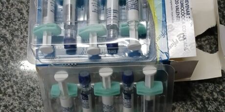 MS recebe 8,3 mil doses de vacina que amplia prote&ccedil;&atilde;o contra pneumonia