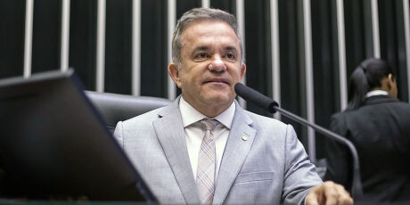 Vander diz que desist&ecirc;ncia de suplente &eacute; normal e que foco &eacute; unidade e resultados