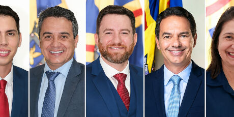 Cinco vereadores votam contra reajuste de sal&aacute;rio dos servidores