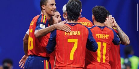 Espanha desencanta e vence a 1&ordf; na Copa goleando a Ar&aacute;bia Saudita