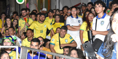 Mais de 1,3 mil torcedores acompanharam derrota do Brasil na Cidade da Copa