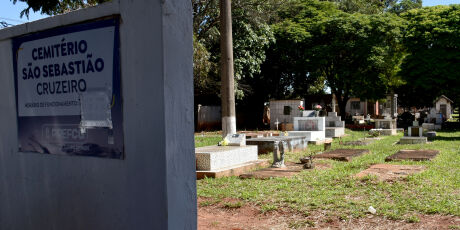 Prefeitura convoca fam&iacute;lias para exuma&ccedil;&atilde;o de 243 t&uacute;mulos em Campo Grande