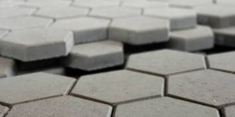Prefeitura paga R$ 9,3 milh&otilde;es para empresa pavimentar ruas com lajota