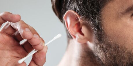 Hastes flex&iacute;veis podem causar les&otilde;es e infec&ccedil;&otilde;es nos ouvidos, alerta otorrinolaringologista