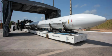 Brasil disputa mercado espacial e prev&ecirc; lan&ccedil;amento de foguete ainda este ano